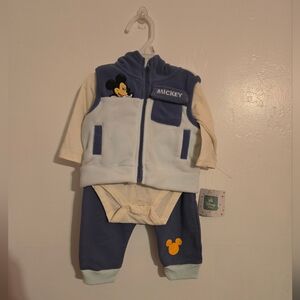 NWT Mickey Mouse Baby Outfit Set Size 0-3 Months
